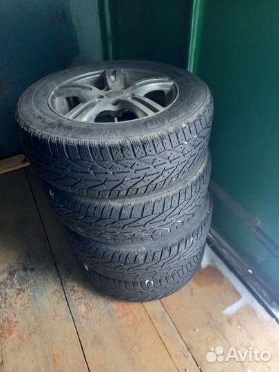 Kormoran SUV Stud 215/65 R16 T