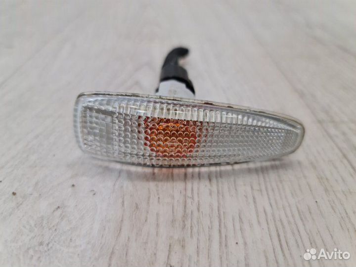 Повторитель в крыло передний Mitsubishi Lancer 10