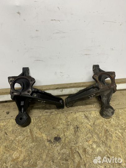 Toyota Camry V40 кулак (цапфа ) задний