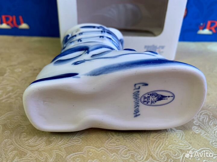 Лыжный ботинок. Гжель Фарфор. Олимпиада Сочи 2014