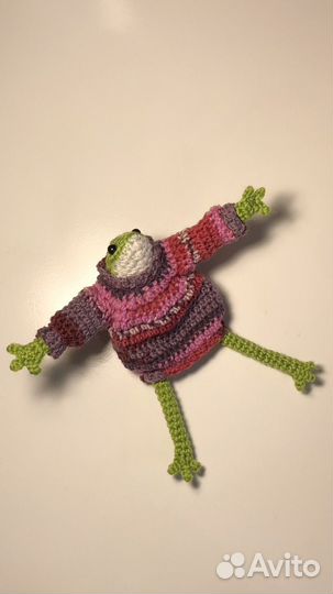 Вязаная лягушка