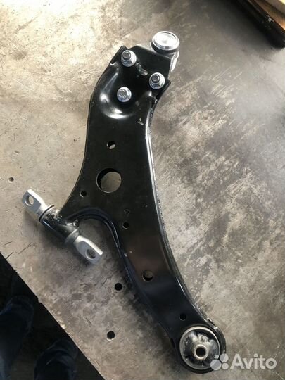 Рычаг левый Toyota Highlander