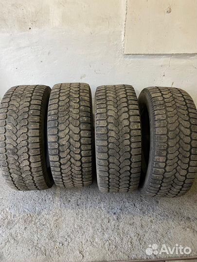 Yokohama Ice Guard F700S 275/60 R18