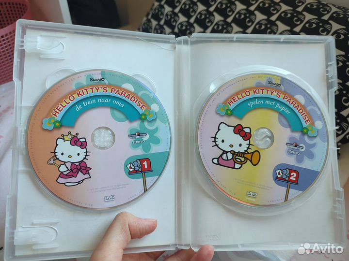 Диски с Hello Kitty's Paradise на нидерландском