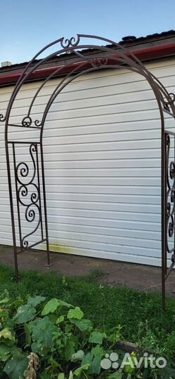 Садовая арка кованная