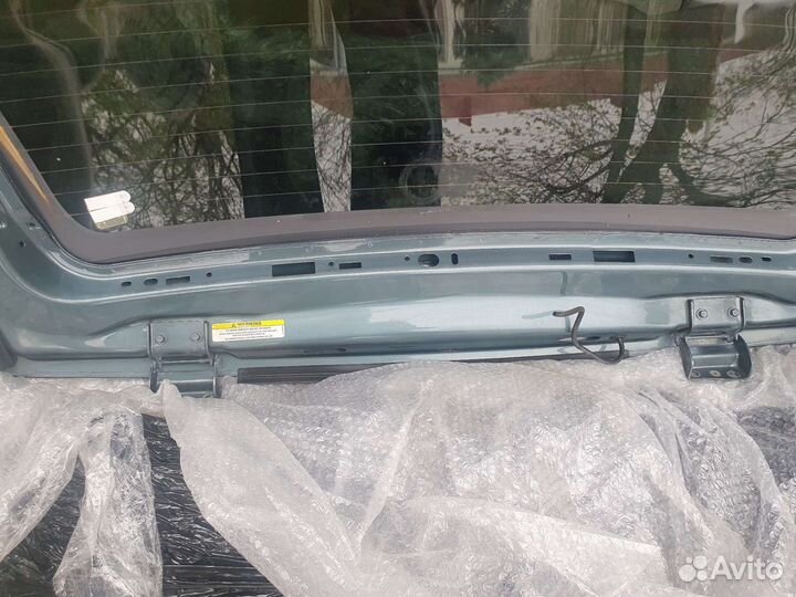 Крышка багажника на Dodge Chrysler 4 кузов