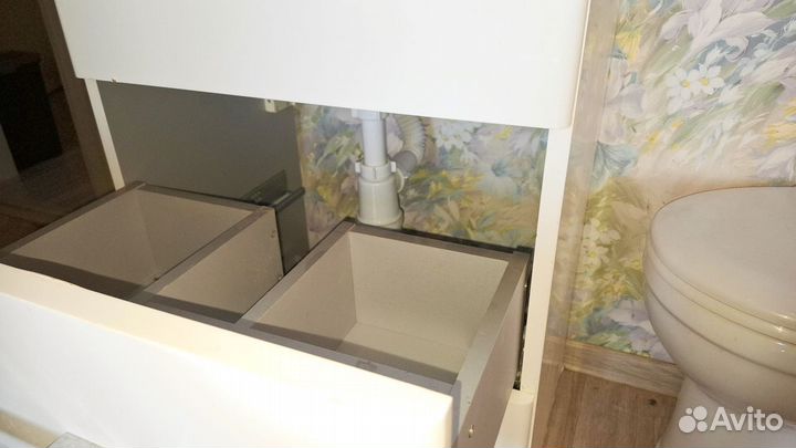 Тумба напольная с раковиной, сифоном и краном бу