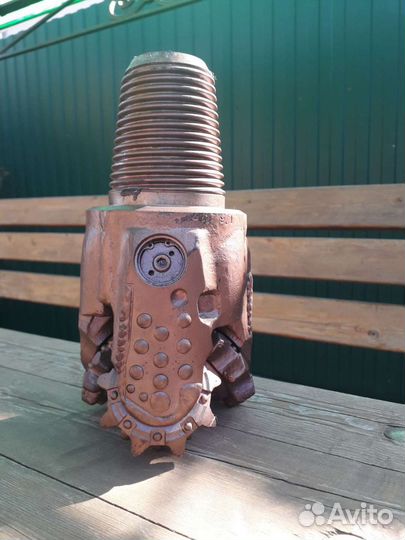 Буровое долото шарошечное