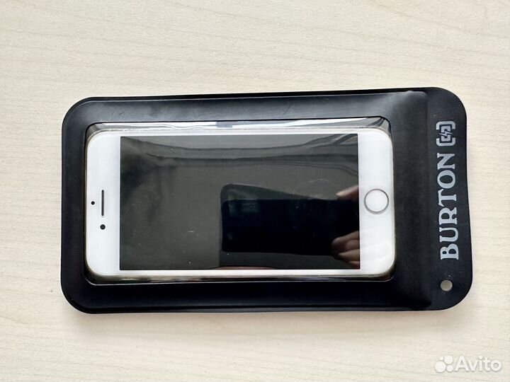 Водонепроницаемый чехол для телефона от Burton
