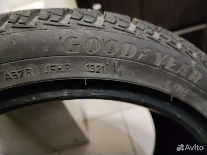 Goodyear UltraGrip Ice 2 225/45 R17 94T