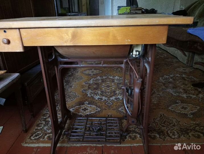 Швейная машина