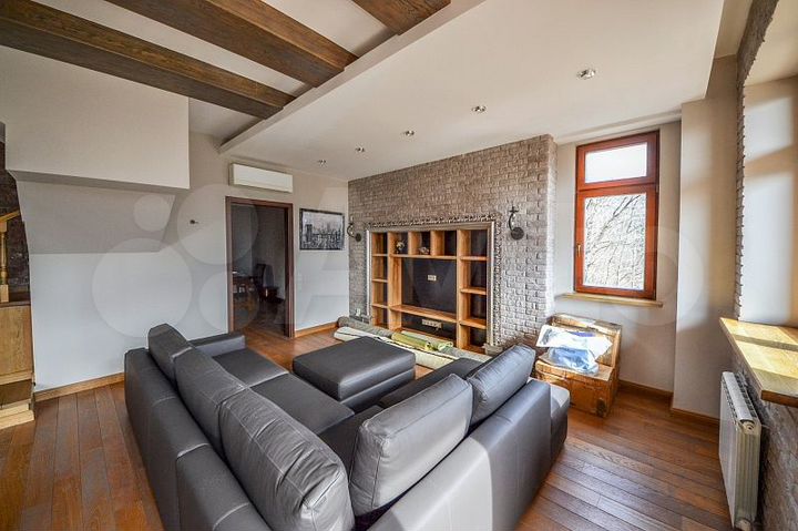 3-к. квартира, 135 м², 2/5 эт.