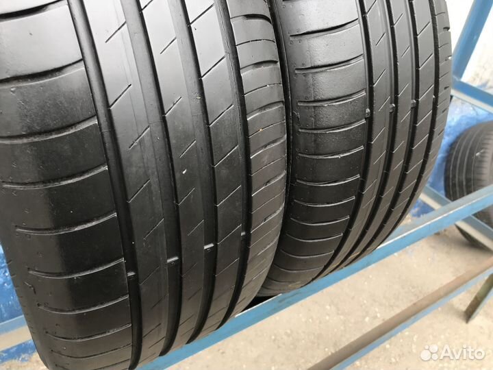 Goodyear UltraGrip Performance 215/55 R17