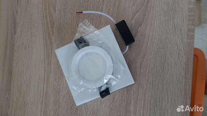 Светильник встраиваемый