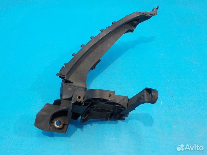 Кронштейн фары правой Audi A4 (B8) 2007-2015