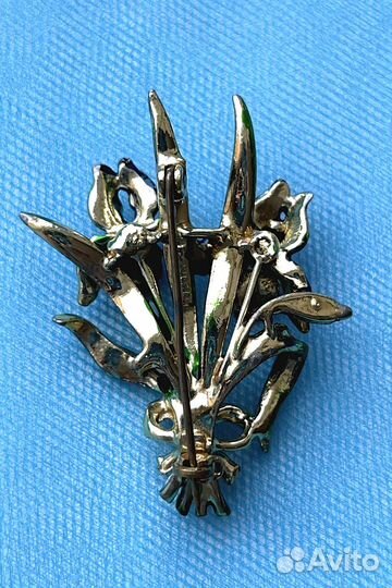 Броши винтажные: Exquisite Ирис малая Англия 60-е