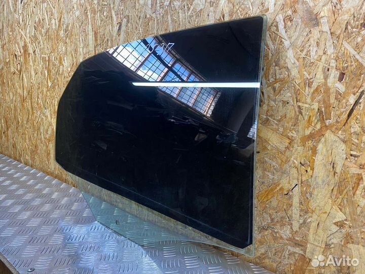 Стекло двери заднее правое Volkswagen Polo седан