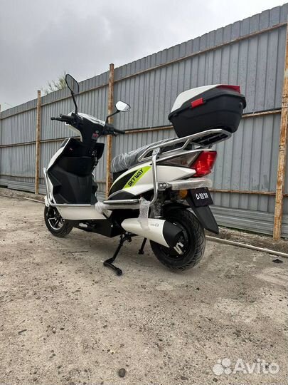 Мощный электроскутер новый