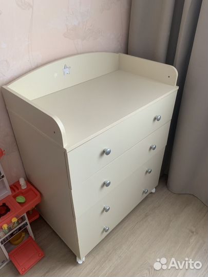 Комод бежевый бу