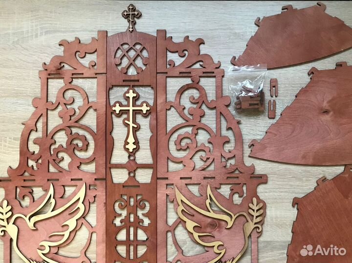 Угловая полка для икон, угловой иконостас