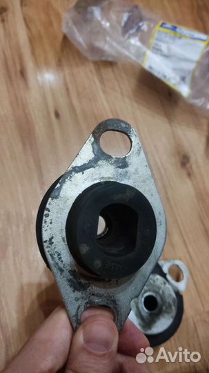 Опора подушка двигателя рено (renault) 8200089697