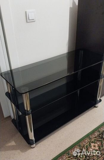 Стеклянная тумба под тв
