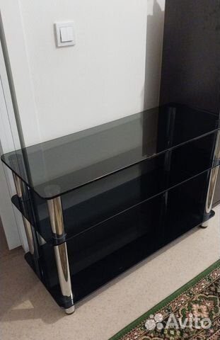 Стеклянная тумба под тв