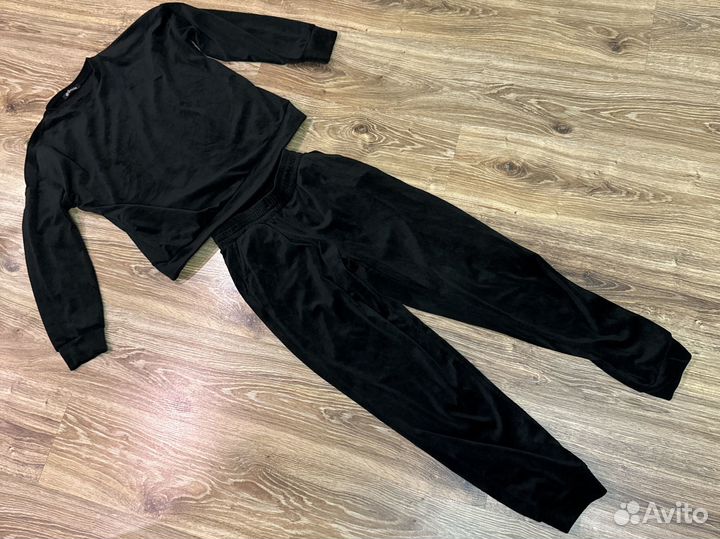 Домашний черный костюм из велюра
