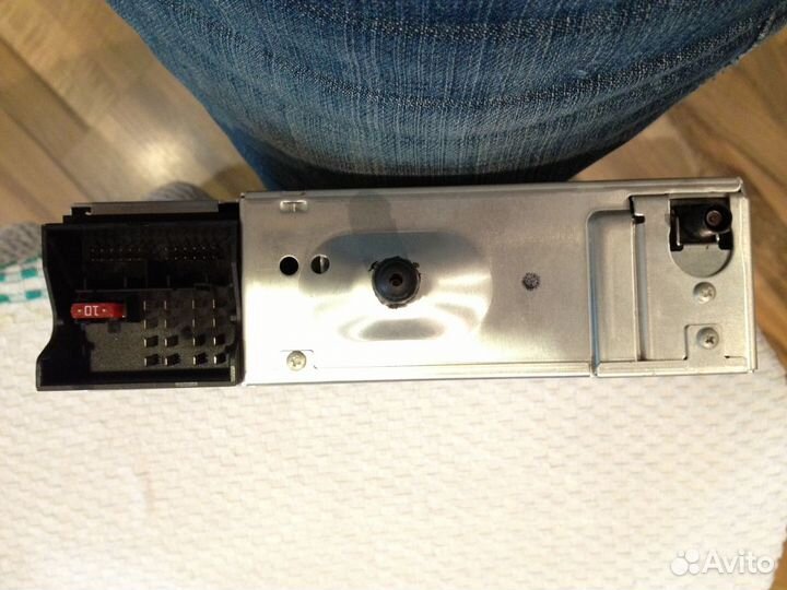 Продам штатный CD проигрыватель от BMW