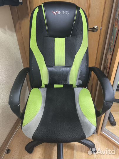 Игровое компьютерное кресло