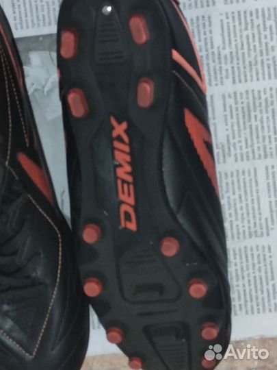 Футбольные бутсы и шиповки