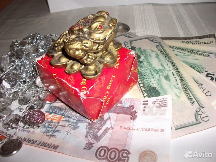 Денежная лягушка.сердце светящ,огурцы.бананы