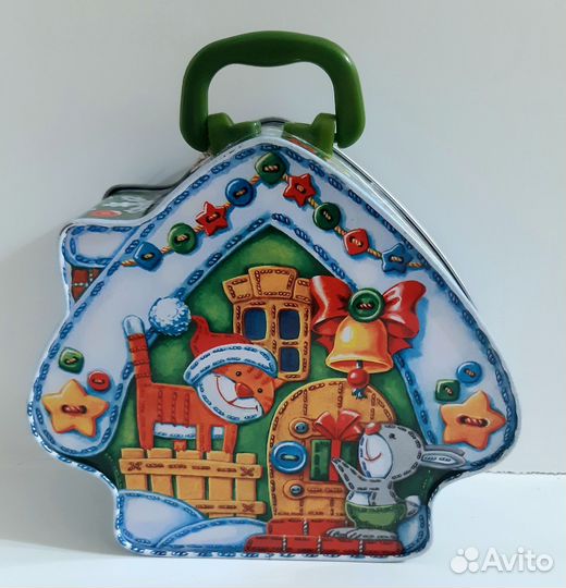 Металлическая коробка для новогодних подарков