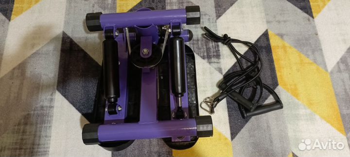 Тренажер степпер с экспандерами