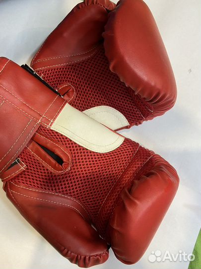 Боксерские перчатки