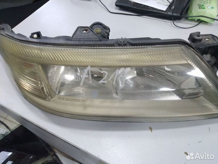 Фара передняя правая Renault Laguna 2 2002-2008