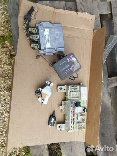 Volvo s40 v50 c30 комплект блоков для запуска ключ