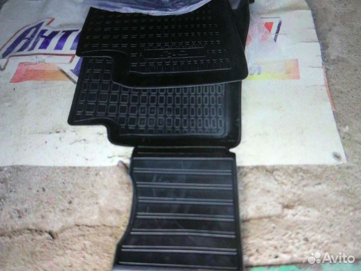 Автомобильные коврики резиновые