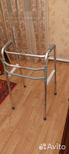 Ходунки для взрослых шагающие