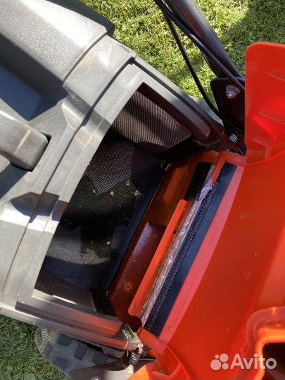 Газонокосилка бензиновая Husqvarna LC 140S