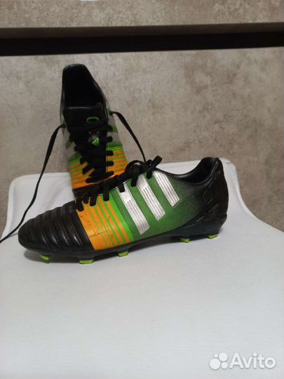 Футбольные бутсы adidas