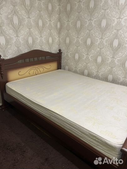 Кровать с матрасом 140 200 б/у