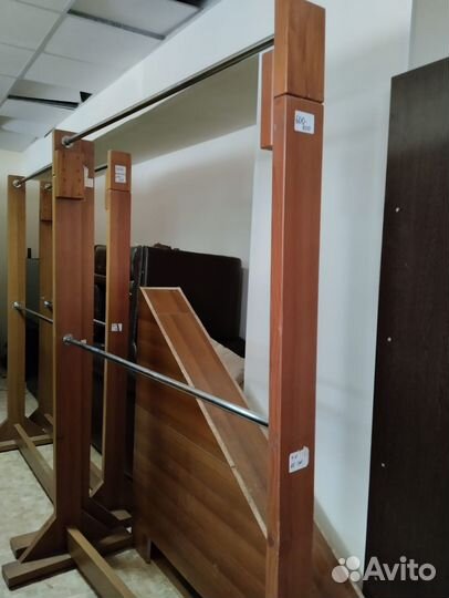 Вешалка для одежды напольная деревянная