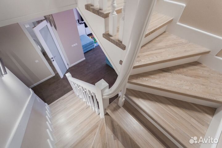 Ступени для лестниц и другие комплектующие О