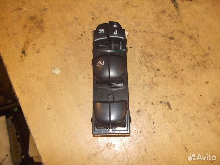 Блок управления стеклоподъемниками (Nissan Teana)