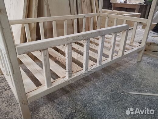 Кровать домик