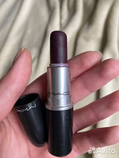 Помада матовая MAC Instigator Matte lipstick