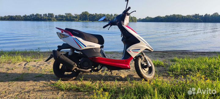 Скутер Vento Corsa