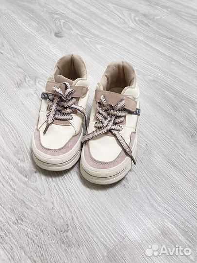 Кроссовки на девочку 33 размер