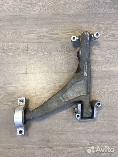 Рычаг передний нижний левый